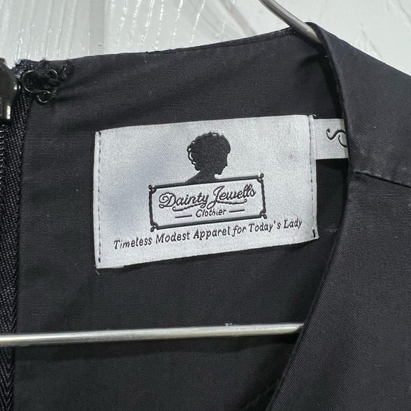 Dainty Jewell’s Black Dress - Picture 2 of 7